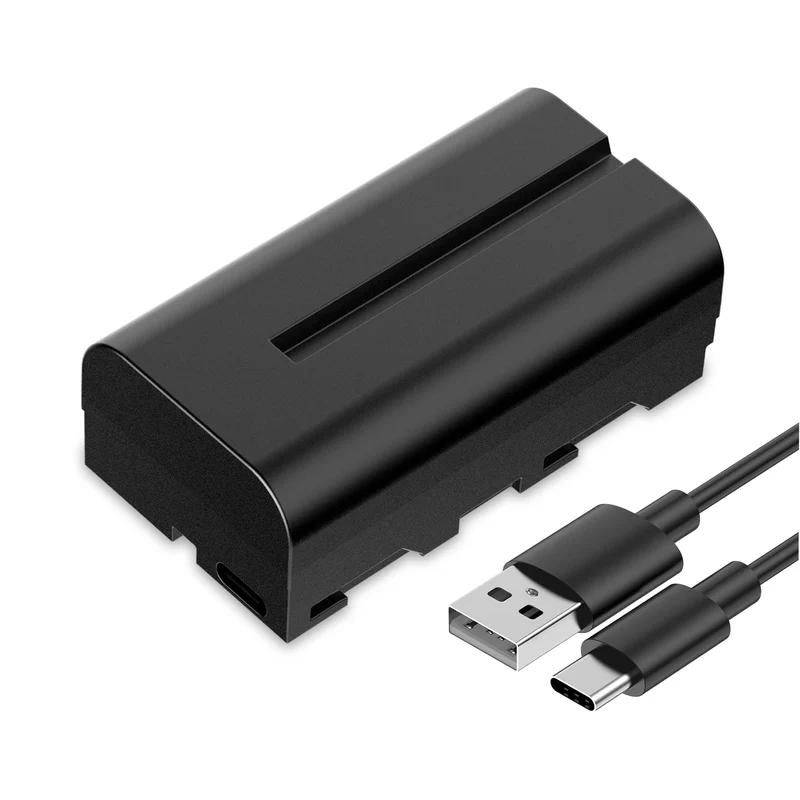 FEEWORLD NP-F550 Batteria agli ioni di litio da 2200 mAh per monitor Luce video Trasmissione video Ricarica USB-C