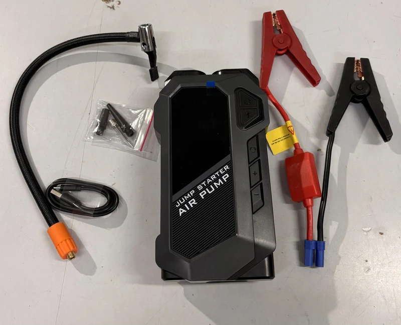Avviatore starter auto powerbank torcia