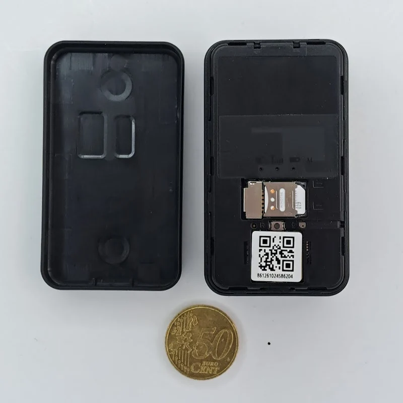 (King Spy Guard F11)Localizzatore GPS e Registratore portatile Micro GSM illimitata distanza professionale SD 32G - batteria 30/90 giorni - Mini Registratore con Attivazione Vocale Live (King Spy Guard F11)
